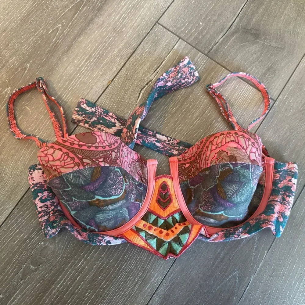 Maaji | Underwire Colorful Strapless Strap Bikini Top